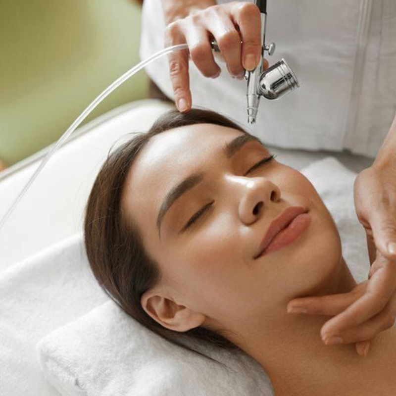 Facial de Oxígeno con Microdermoabrasión BOGO